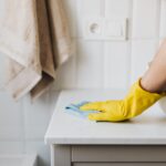Maintenance / cleaner with glove
